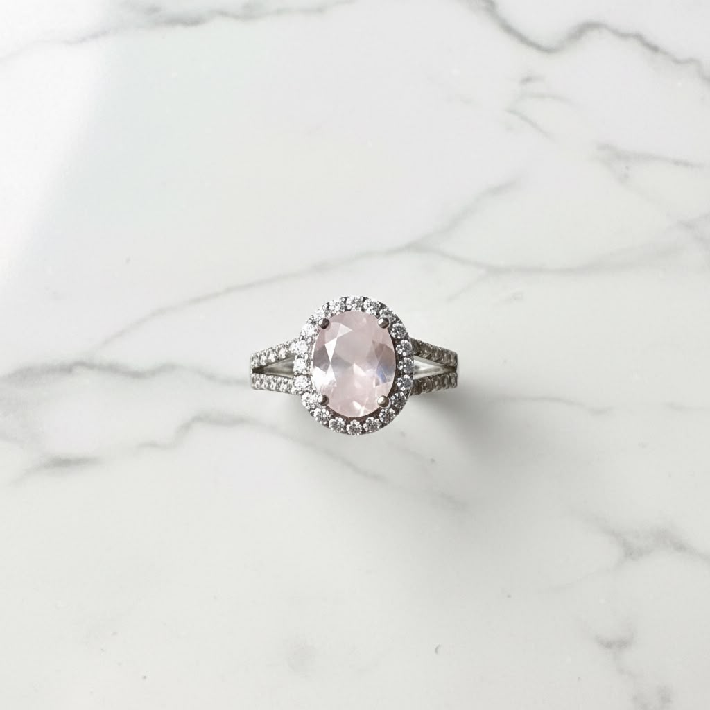 Daily wear round pink and silver stone ring